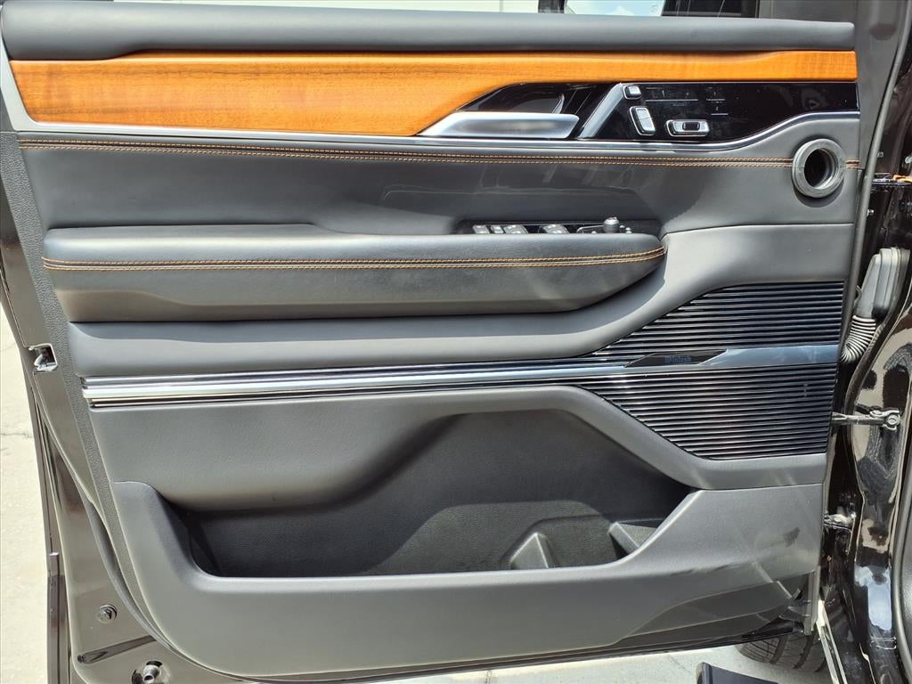 2022 Jeep Grand Wagoneer Series III