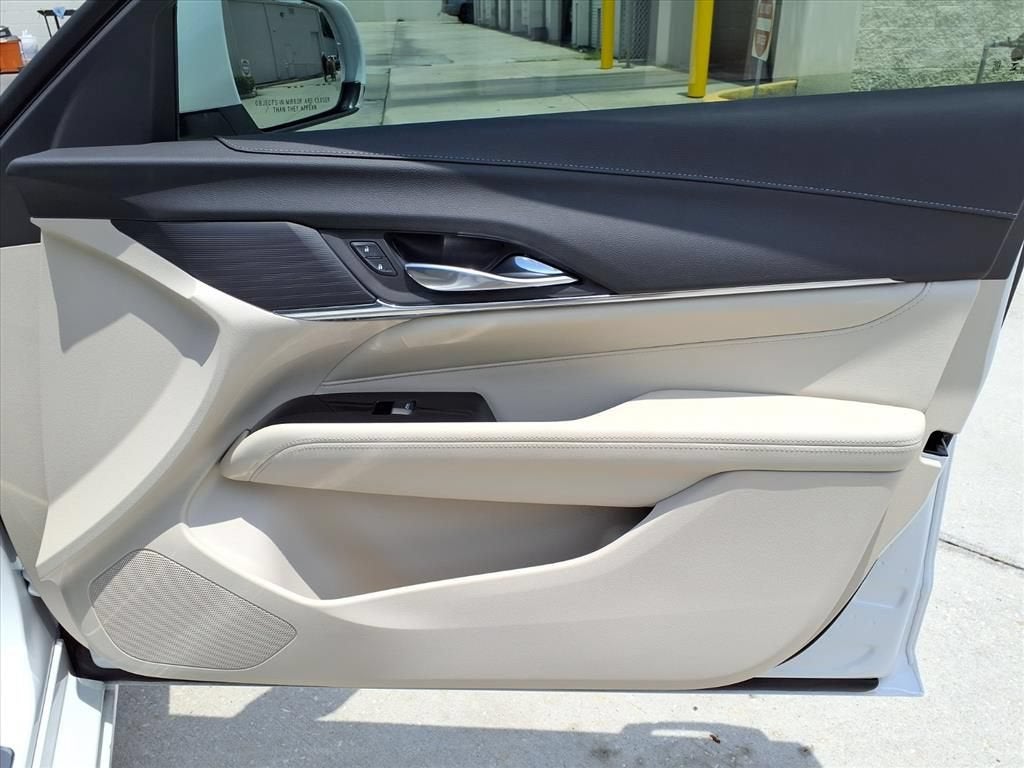 2023 Cadillac CT4 Luxury