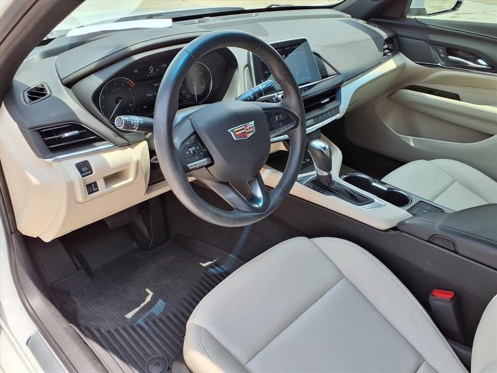 2023 Cadillac CT4 Luxury
