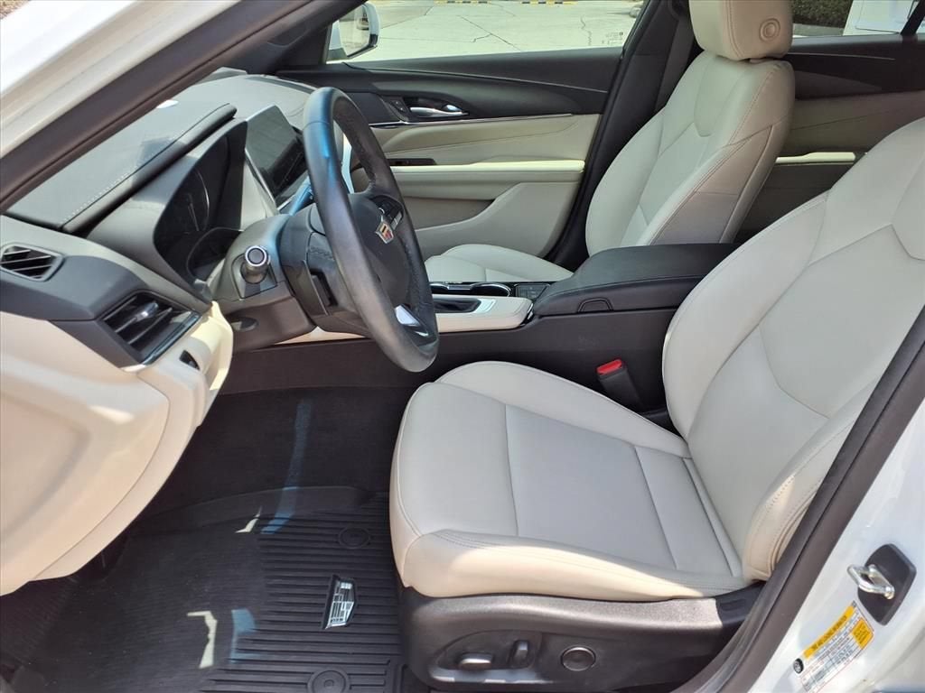 2023 Cadillac CT4 Luxury