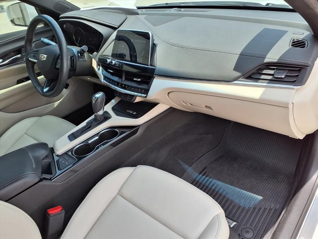 2023 Cadillac CT4 Luxury