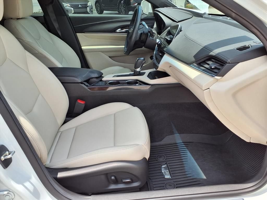 2023 Cadillac CT4 Luxury