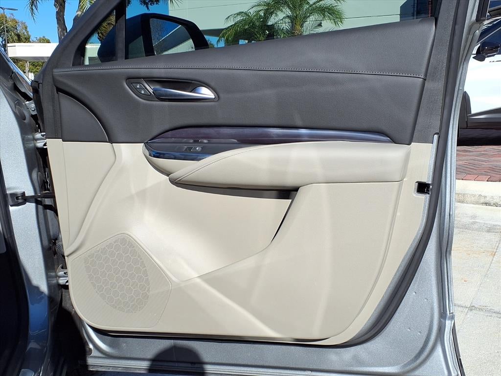 2023 Cadillac XT4 Luxury