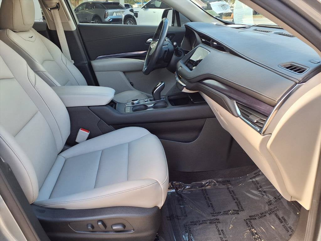 2023 Cadillac XT4 FWD Luxury