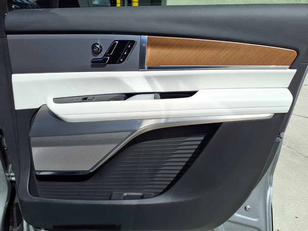 2026 Cadillac VISTIQ Sport - Photo 10
