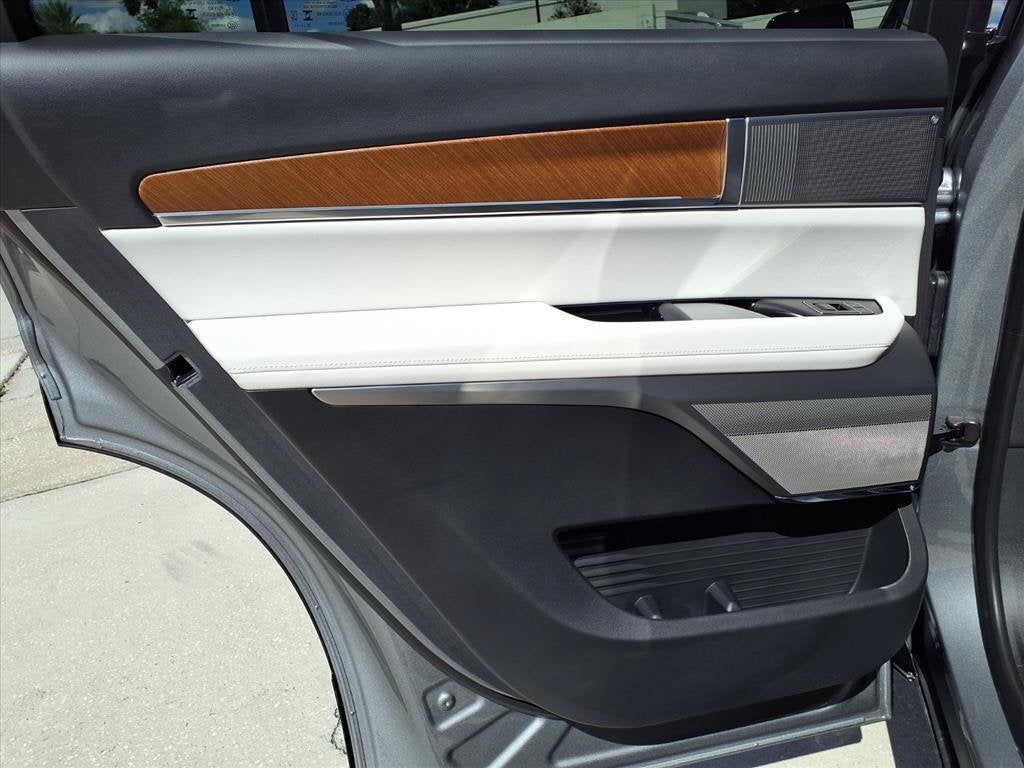 2026 Cadillac VISTIQ Sport - Photo 17