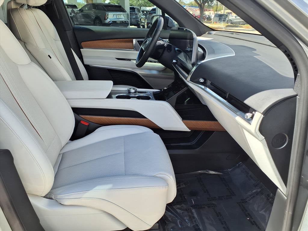 2026 Cadillac VISTIQ Sport - Photo 9