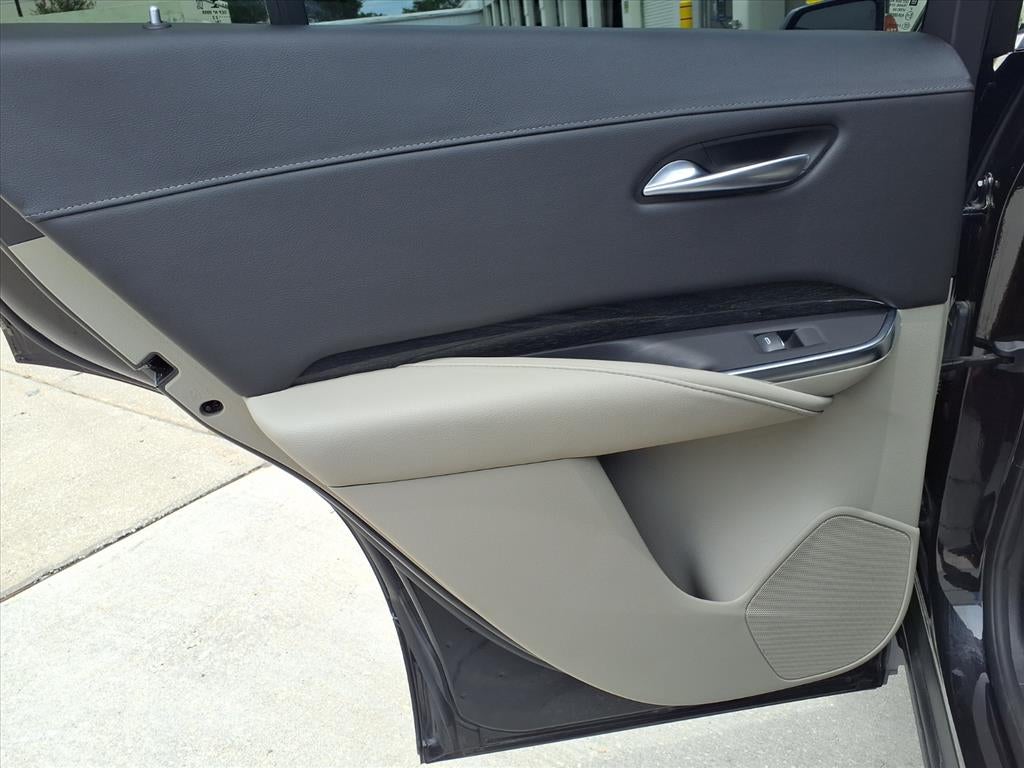 2022 Cadillac XT4 Premium Luxury