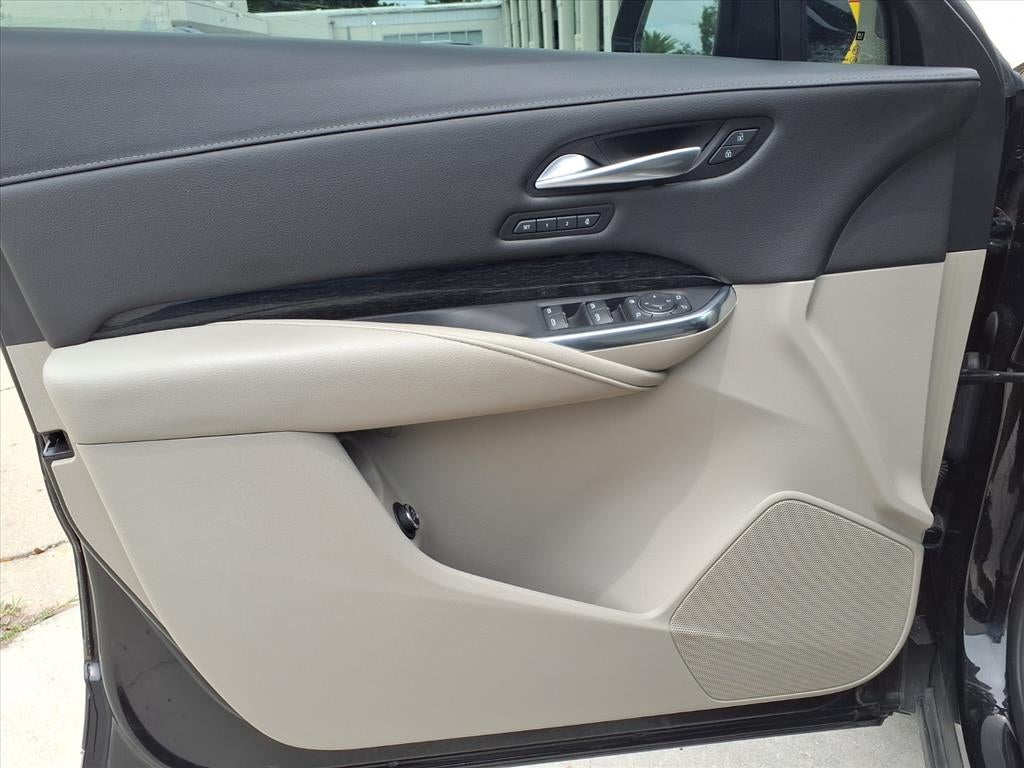 2022 Cadillac XT4 Premium Luxury