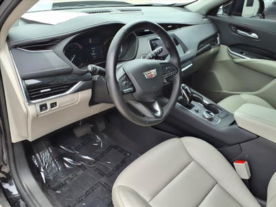 2022 Cadillac XT4 Premium Luxury