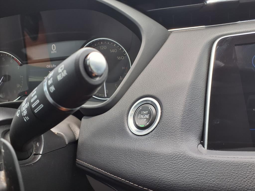 2022 Cadillac XT4 Premium Luxury