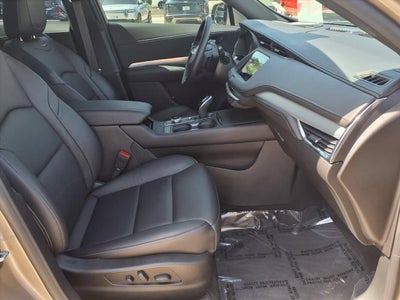 2023 Cadillac XT4 Premium Luxury