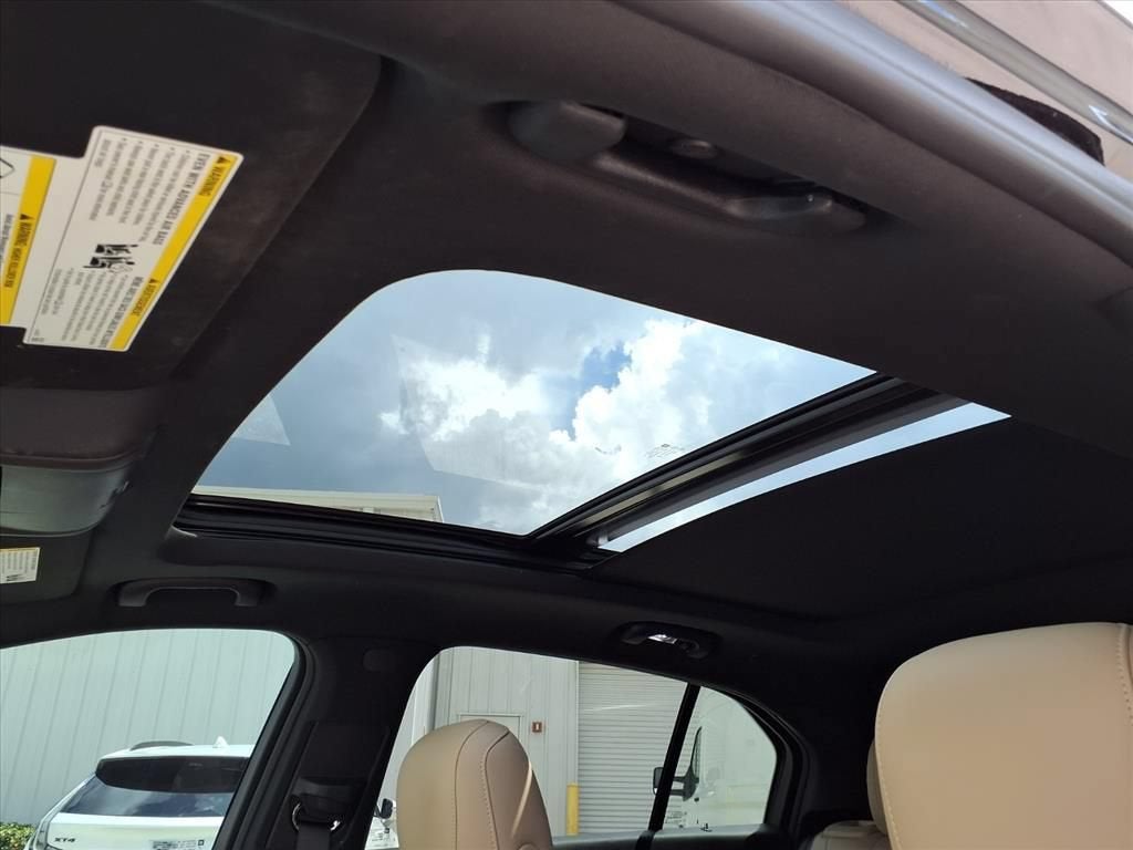 2024 Cadillac XT4 Premium Luxury