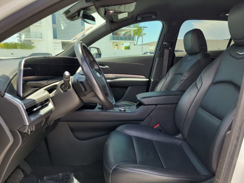 2024 Cadillac XT4 Premium Luxury