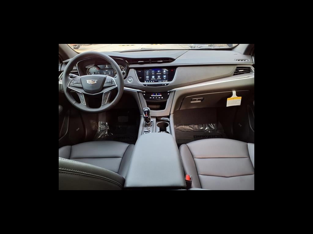 2026 Cadillac XT5 Luxury