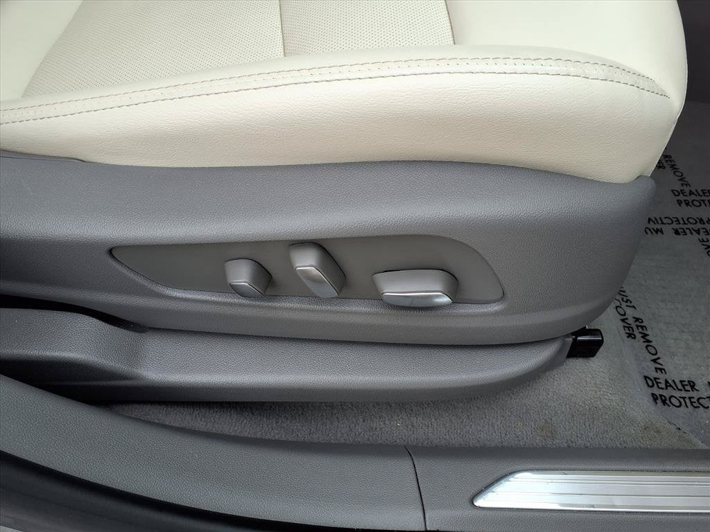 2023 Cadillac XT5 FWD Premium Luxury