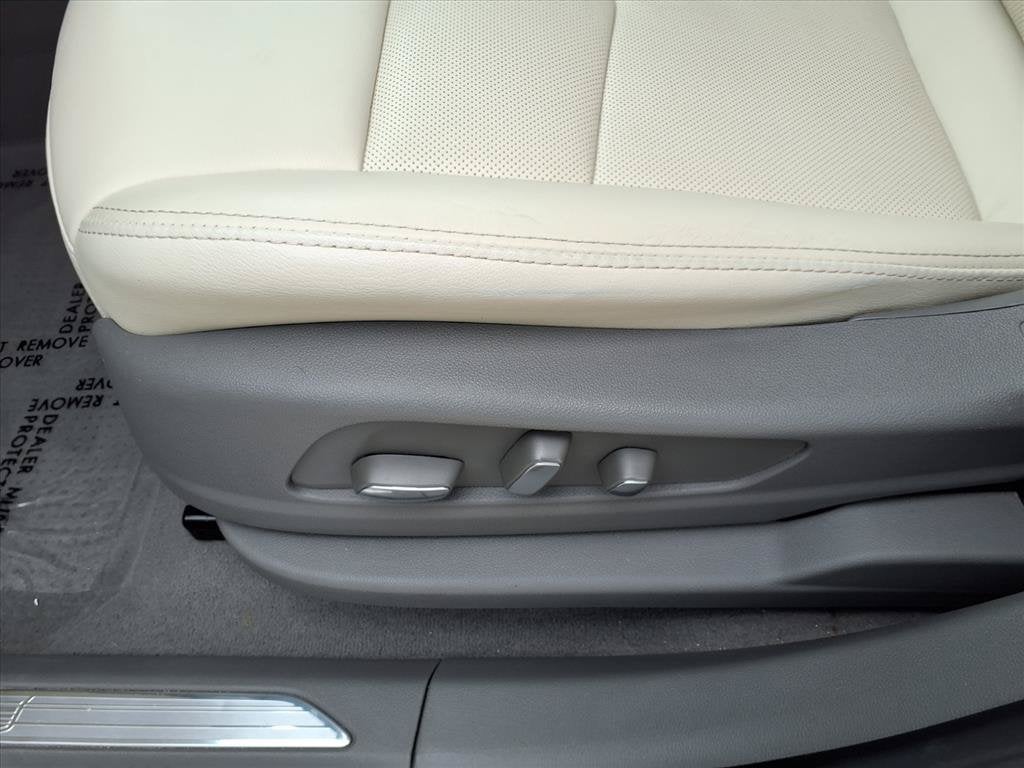 2023 Cadillac XT5 FWD Premium Luxury