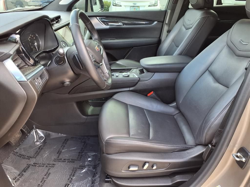 2023 Cadillac XT5 FWD Premium Luxury
