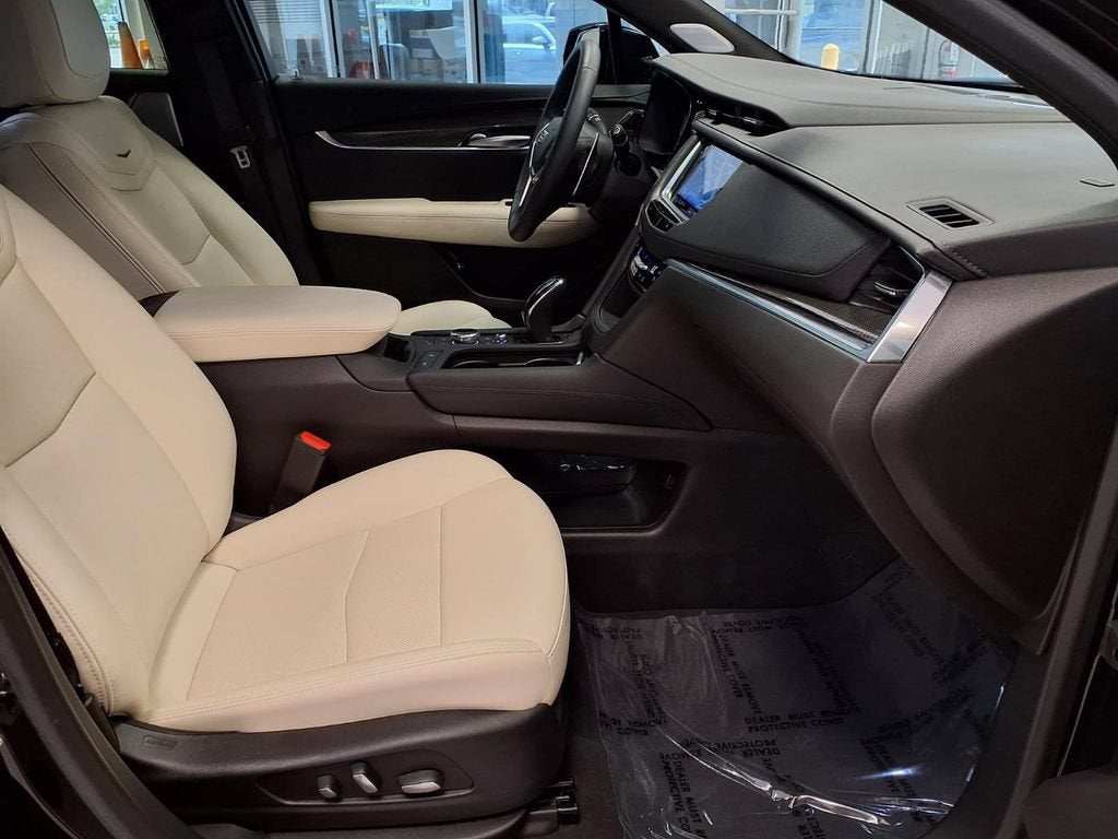 2025 Cadillac XT5 Sport