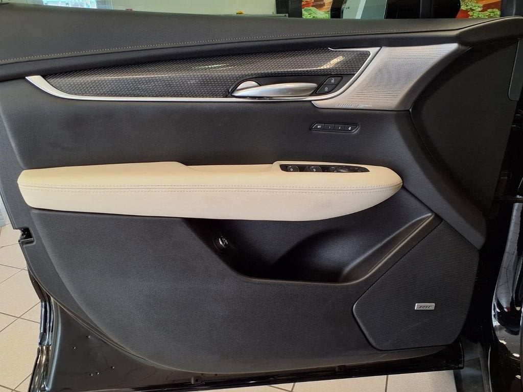 2025 Cadillac XT5 Sport