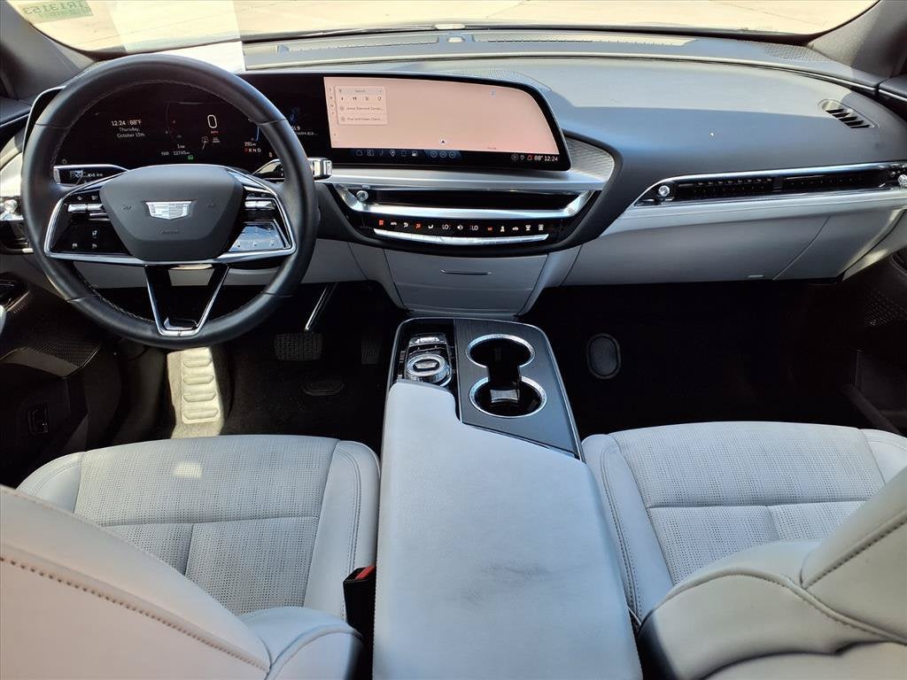 2024 Cadillac LYRIQ Luxury 1
