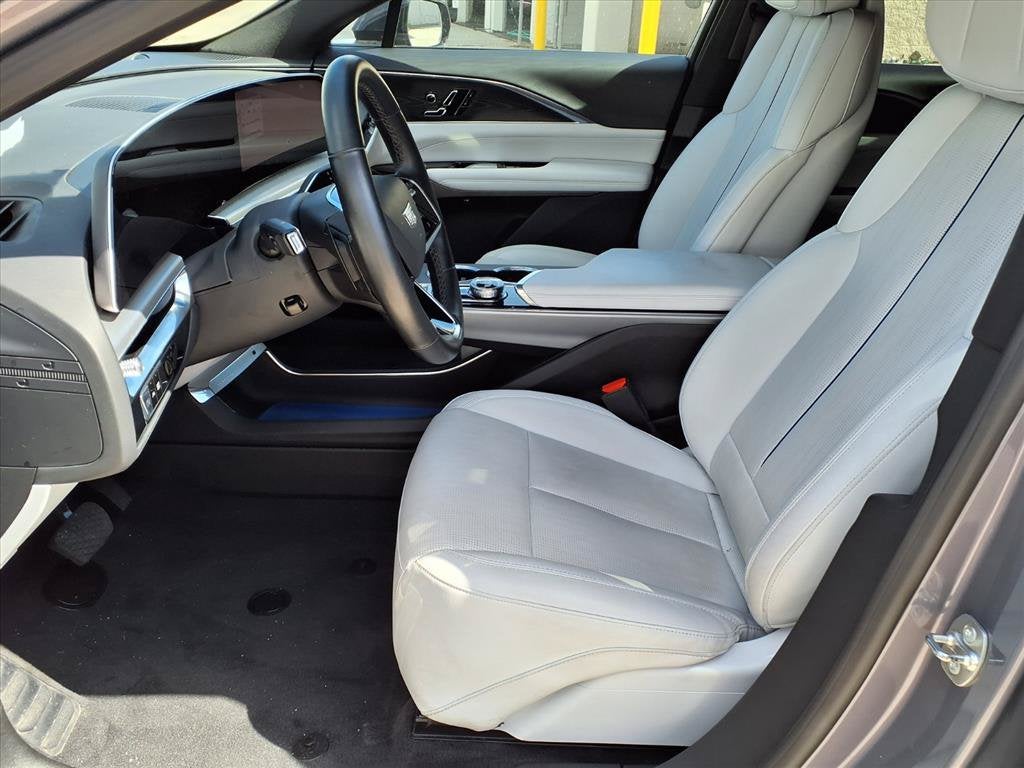 2024 Cadillac LYRIQ Luxury 1