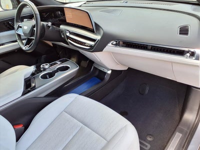2024 Cadillac LYRIQ Luxury 1