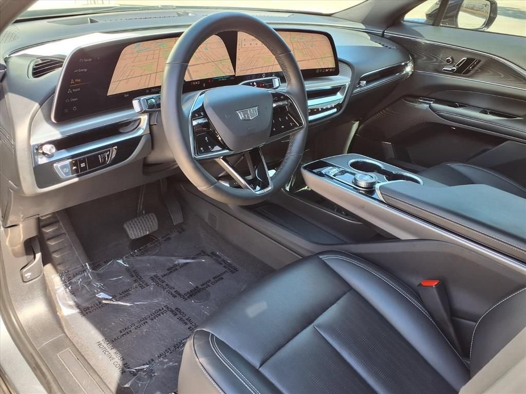 2024 Cadillac LYRIQ Luxury 1