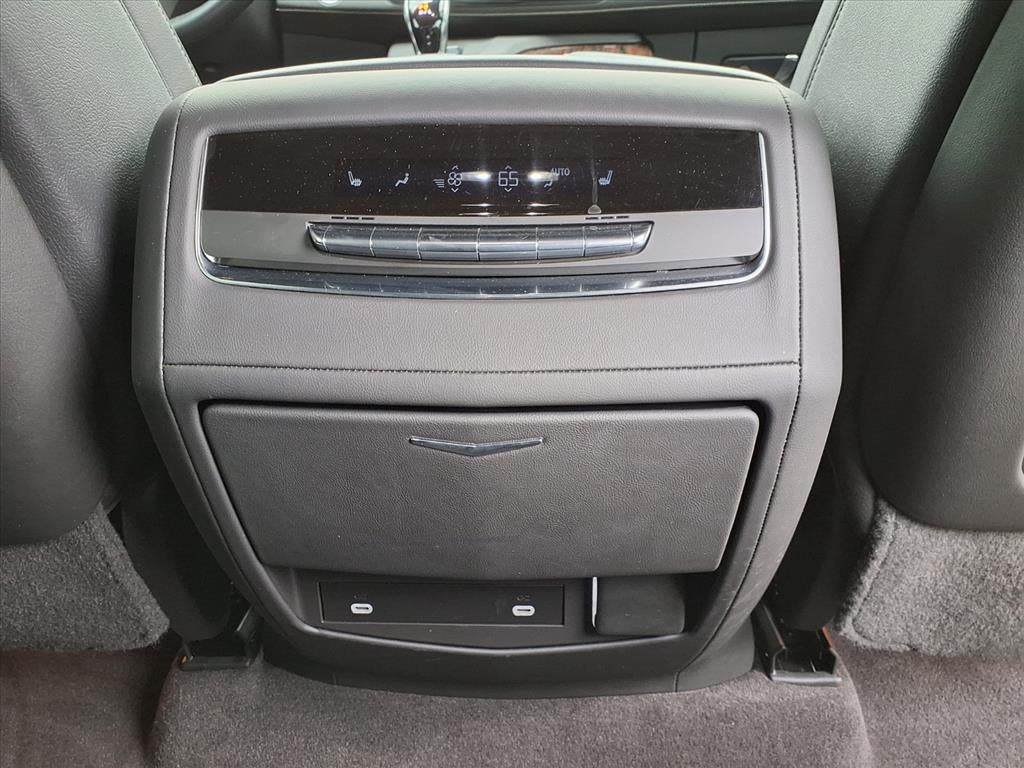 2024 Cadillac Escalade ESV Luxury
