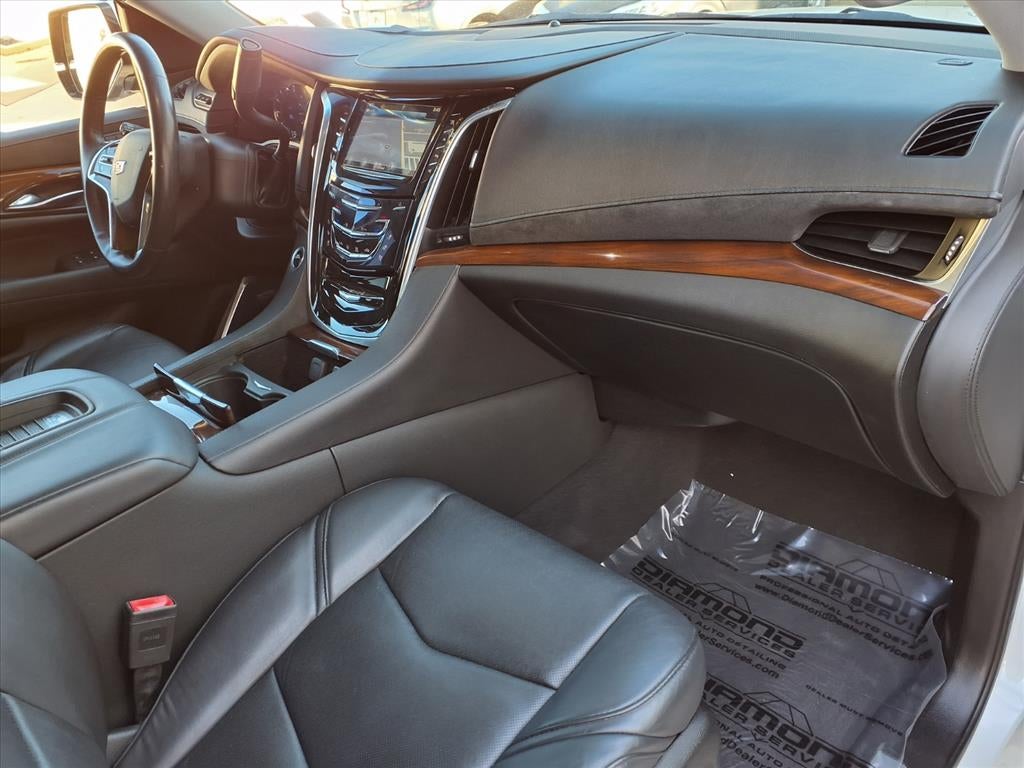 2019 Cadillac Escalade Luxury