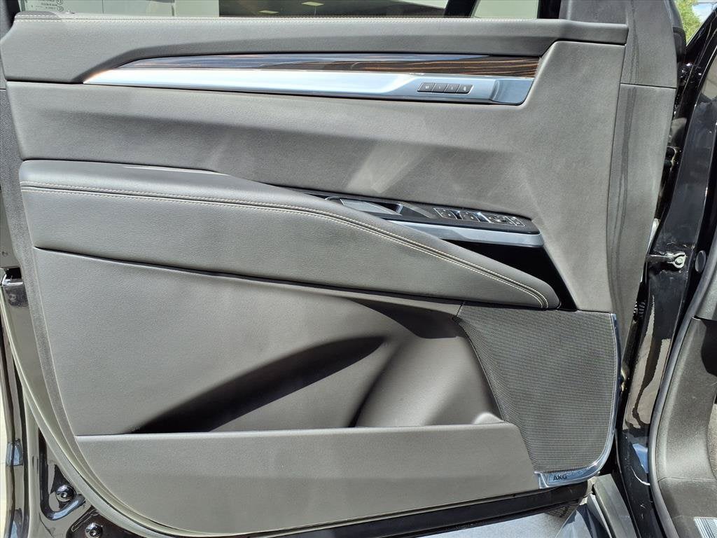 2025 Cadillac Escalade Luxury