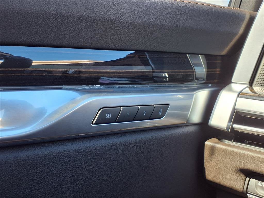 2025 Cadillac Escalade Premium Luxury