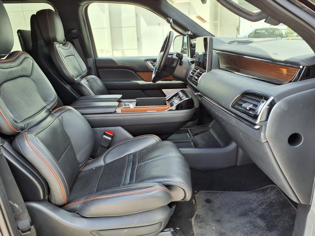 2023 Lincoln Navigator L Black Label