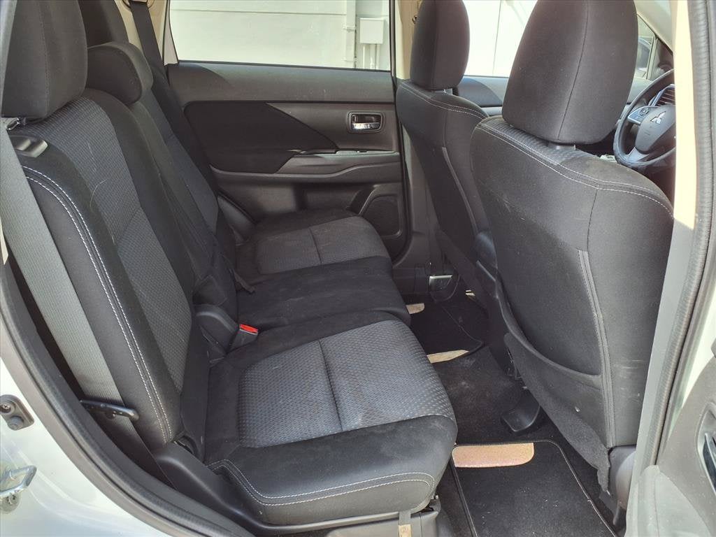 2018 Mitsubishi Outlander ES
