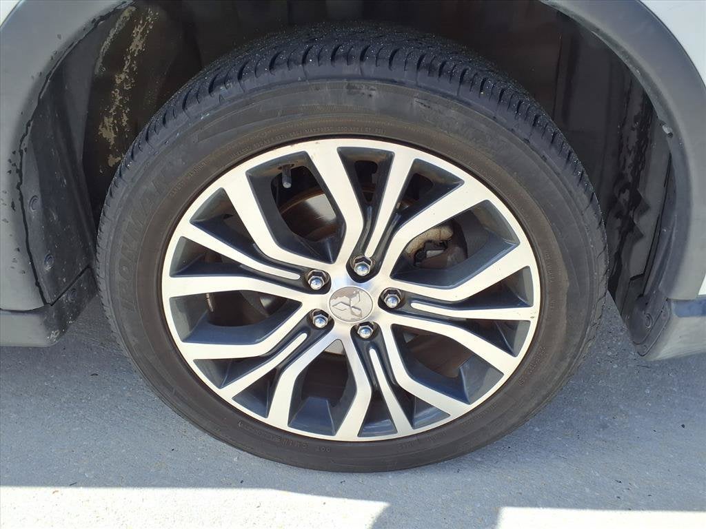 2018 Mitsubishi Outlander ES