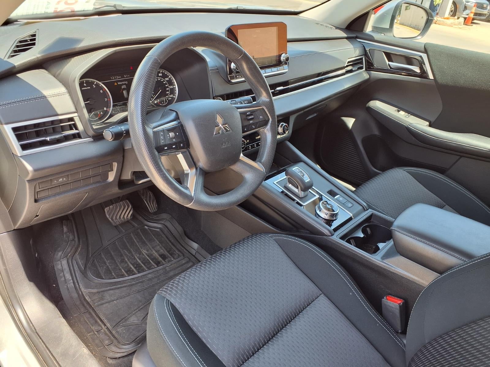 2022 Mitsubishi Outlander ES