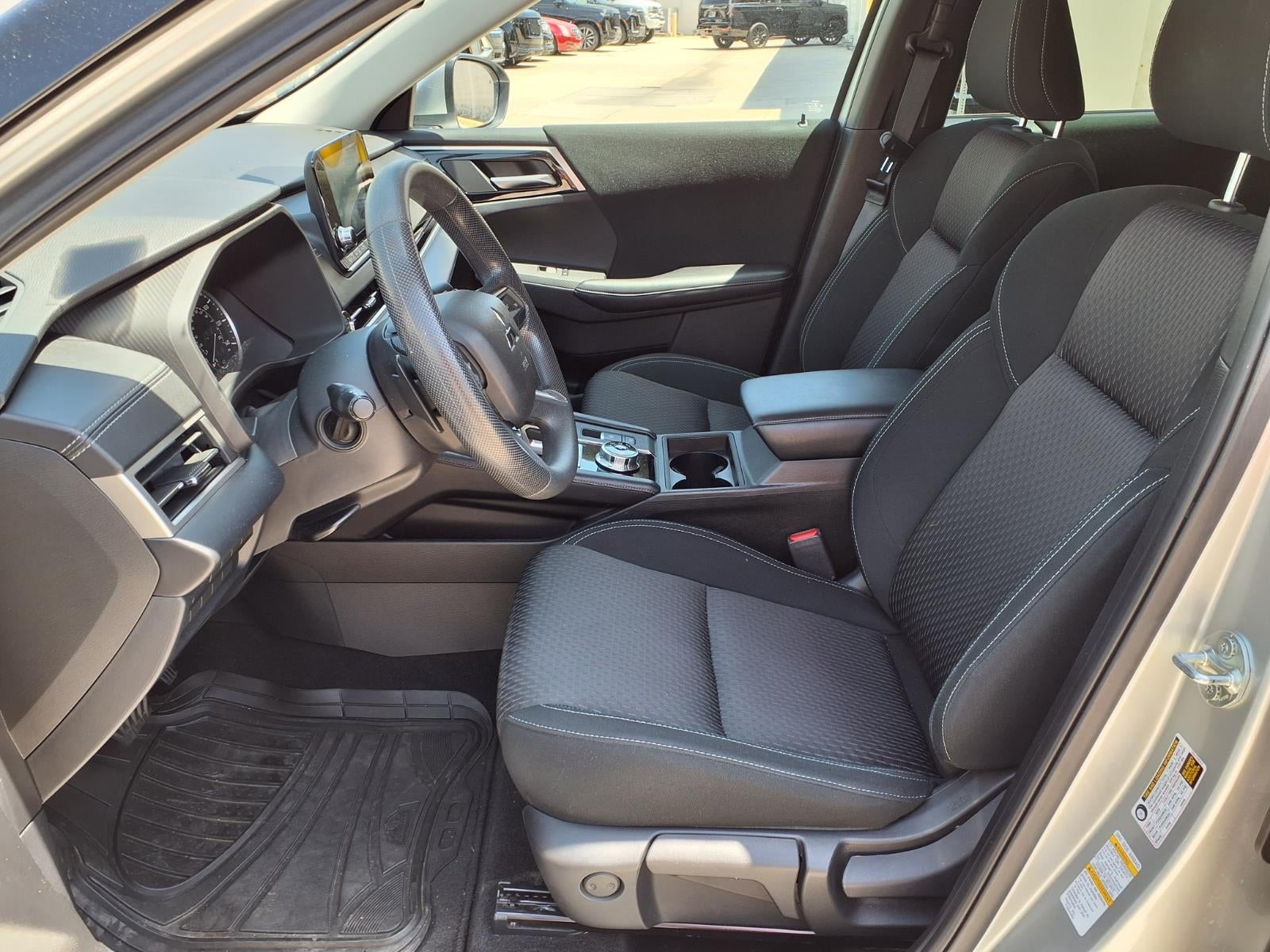 2022 Mitsubishi Outlander ES