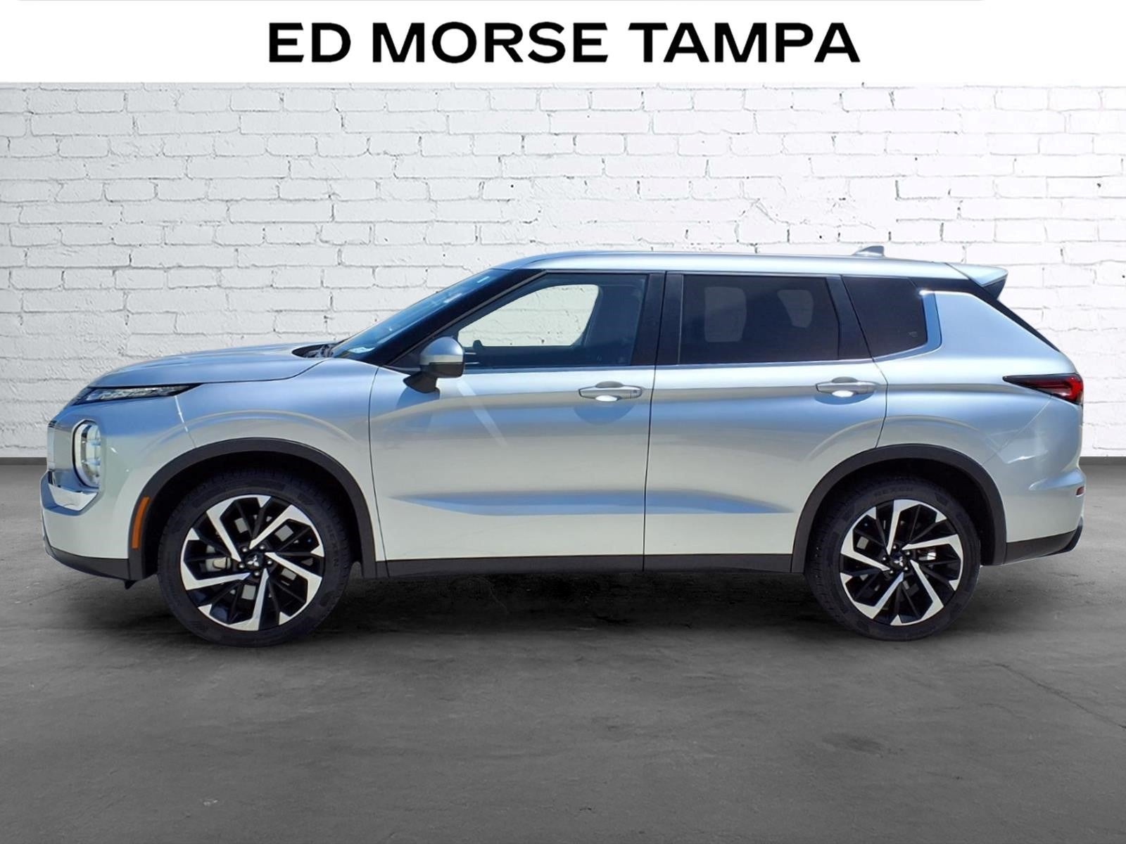 2022 Mitsubishi Outlander ES