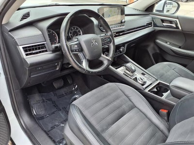 2022 Mitsubishi Outlander SE