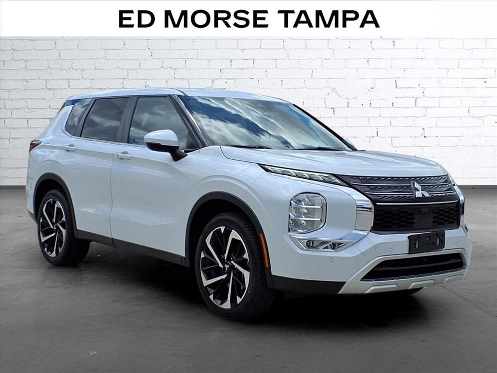 2022 Mitsubishi Outlander SE