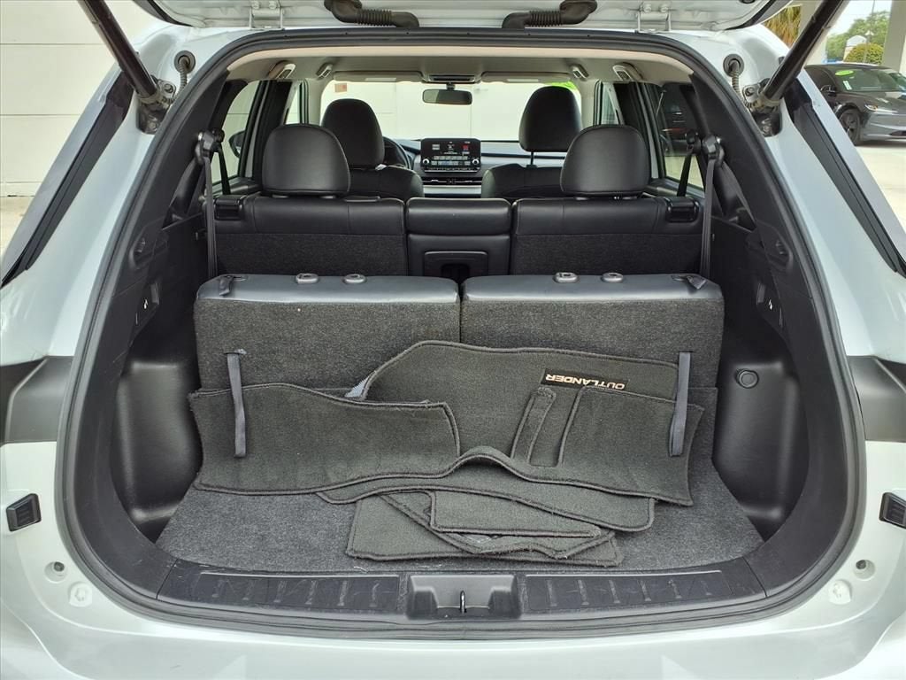 2024 Mitsubishi Outlander SE