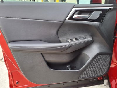 2025 Mitsubishi Outlander Plug-In Hybrid SE