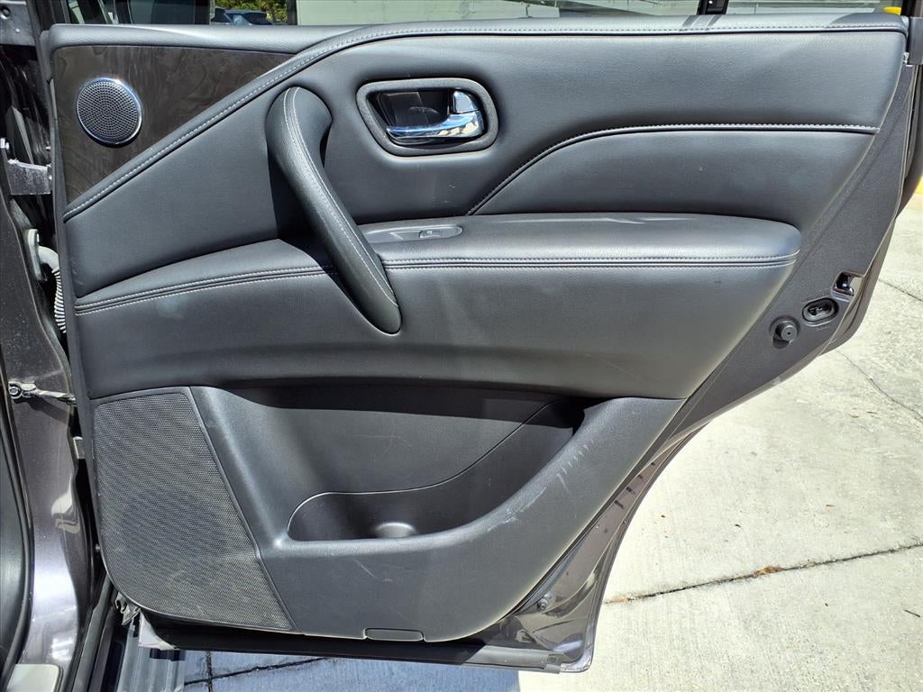 2023 INFINITI QX80 LUXE