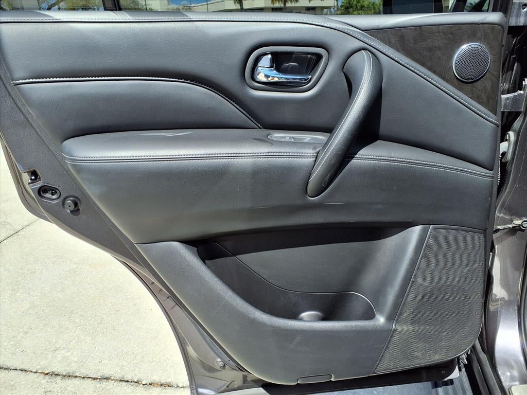 2023 INFINITI QX80 LUXE