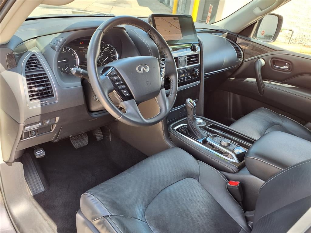 2023 INFINITI QX80 LUXE