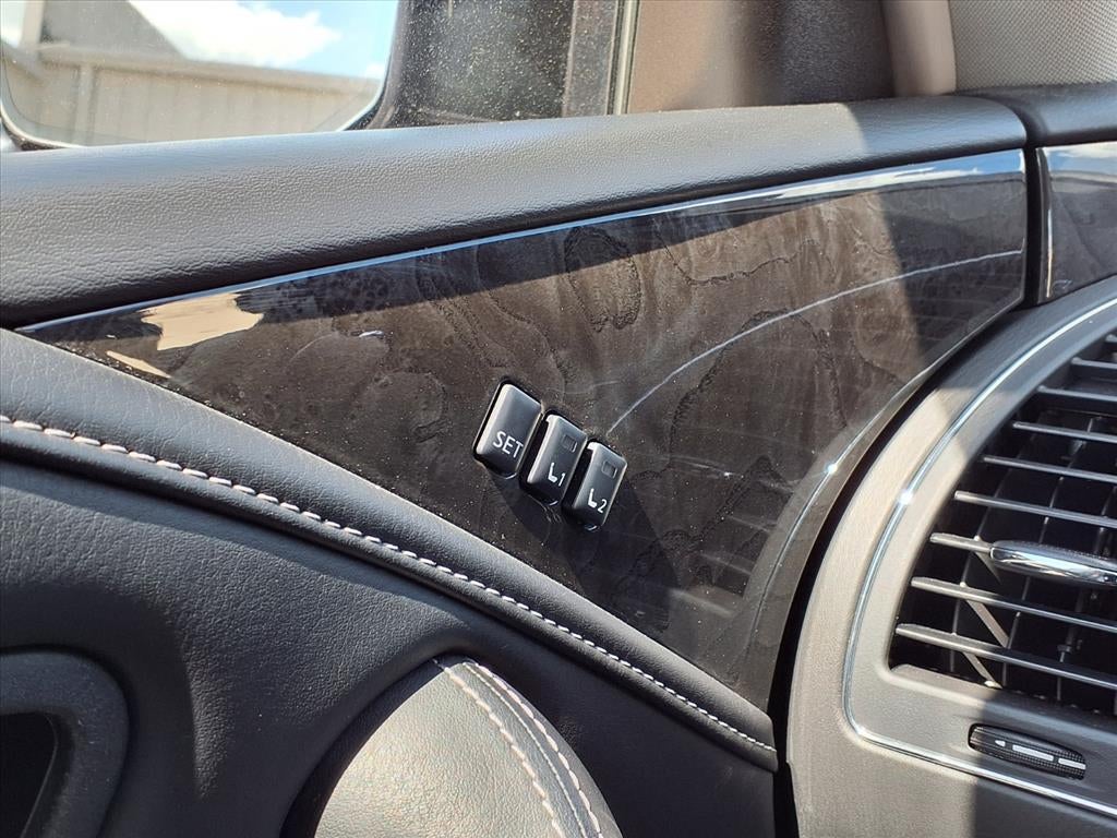 2023 INFINITI QX80 LUXE