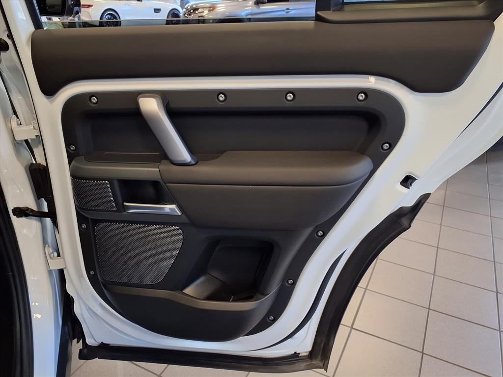 2024 Land Rover Defender X-Dynamic SE