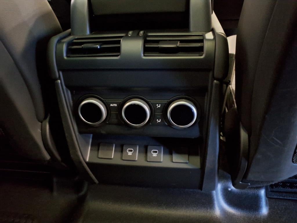 2024 Land Rover Defender X-Dynamic SE