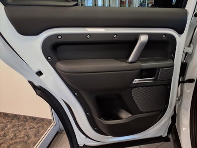 2024 Land Rover Defender X-Dynamic SE