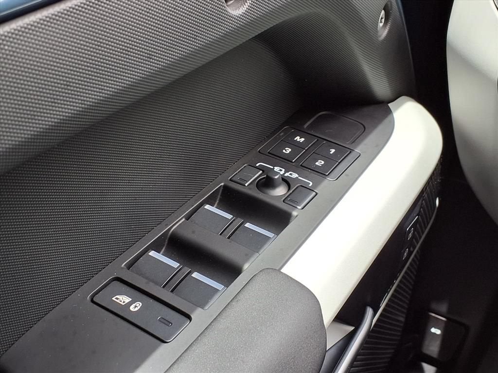 2024 Land Rover Defender S